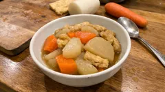 生の大根で手軽に作れる、切り干し大根風のやさしい炒め煮