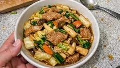 白菜は「芯→葉」でシャキッと仕上げる。豚こま×きのこのオイスター炒めレシピ